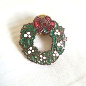 Vintage SWIB 1980 Christmas Wreath Pin Brooch